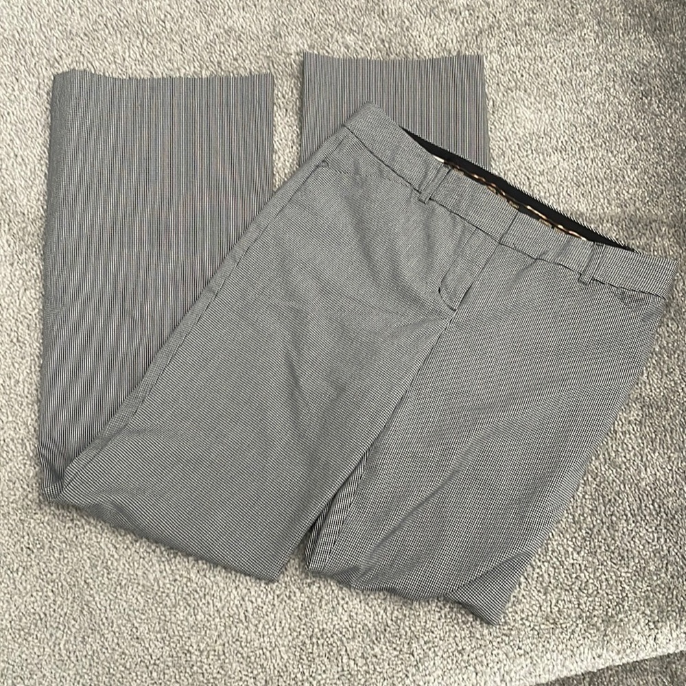 Express design studio editor pants. Size 4R. Black/white.